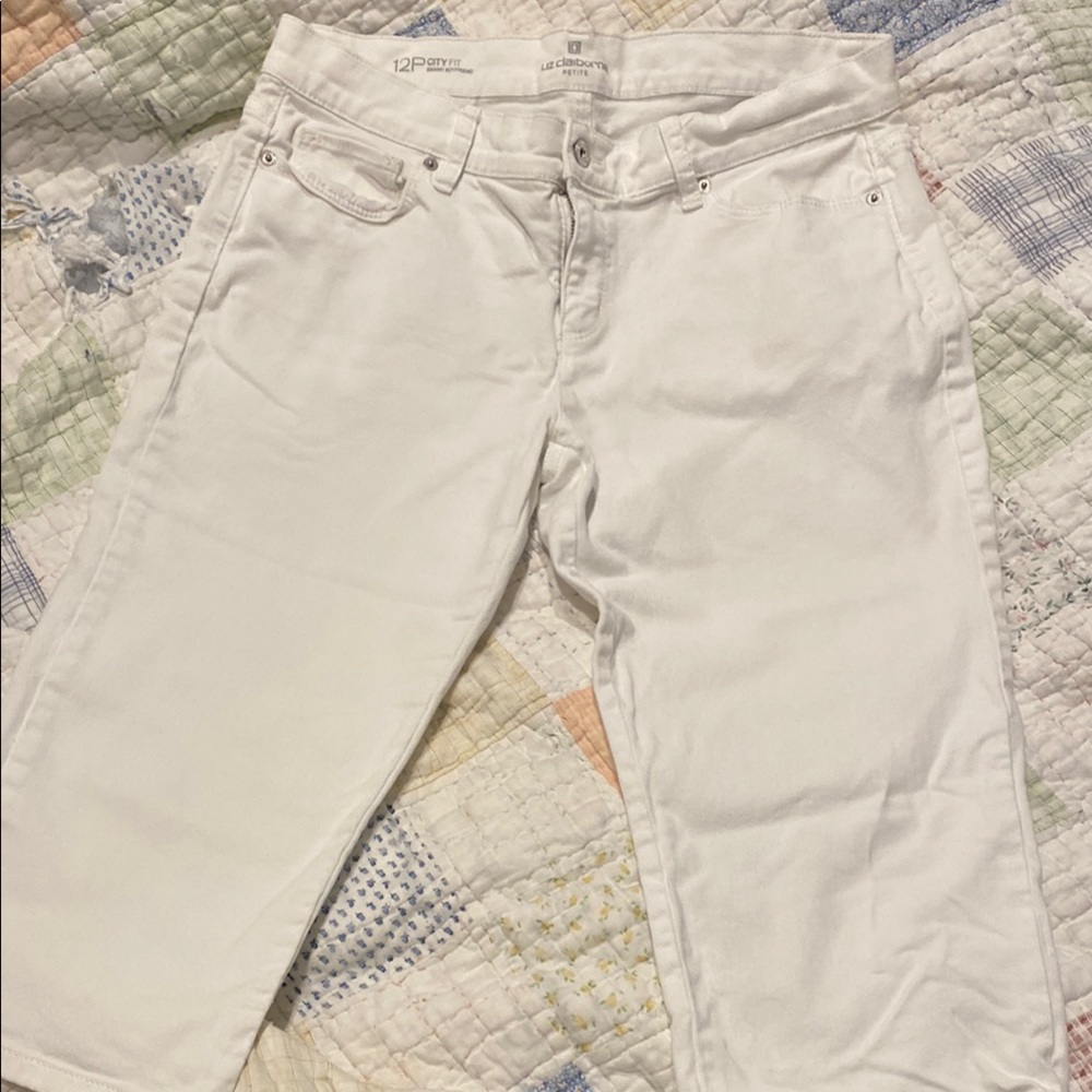 White Distressed Capris with Vintage Appeal